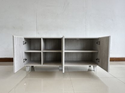 ตู้วางทีวี 3 บานเปิด โครงไม้ MDF ลายไม้สีเทา