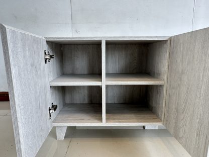 ตู้วางทีวี 3 บานเปิด โครงไม้ MDF ลายไม้สีเทา