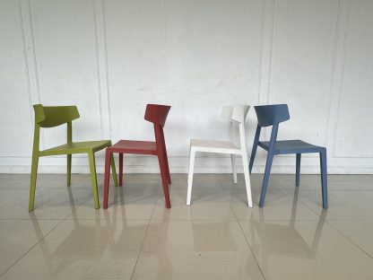 เก้าอี้ แบรนด์ ACTIU (Made in Spain) วัสดุพลาสติก Polypropylene กันแสง UV ได้ Design by RAMOS BASSOLS
