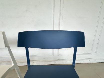 เก้าอี้ แบรนด์ ACTIU (Made in Spain) วัสดุพลาสติก Polypropylene กันแสง UV ได้ Design by RAMOS BASSOLS