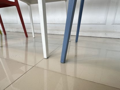 เก้าอี้ แบรนด์ ACTIU (Made in Spain) วัสดุพลาสติก Polypropylene กันแสง UV ได้ Design by RAMOS BASSOLS