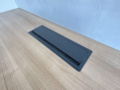 โต๊ะทำงาน ท็อปไม้ MDF สีน้ำตาล มีรางปลั๊กไฟ ขาเหล็กสีดำ พร้อมตู้โมบาย 3 ลิ้นชัก