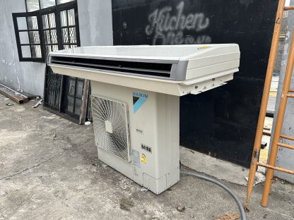 เครื่องปรับอากาศ แบรนด์ Daikin แรุ่ FHNQ36NV2S ขนาด 37,500 BTU