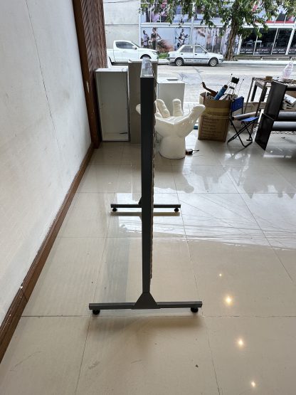 โครงเหล็กแผงแขวนกล่องอะไหล่ ปลายขาหมุนปรับความสูงได้