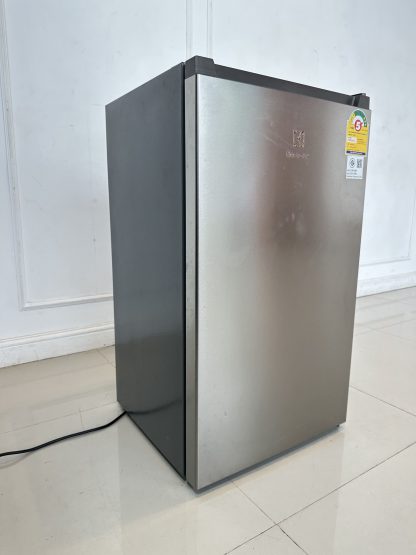 ตู้เย็นมินิบาร์ 1 ประตู แบรนด์ ELECTROLUX รุ่น EUM0930AD-TH ขนาดความจุ 3.3 คิว