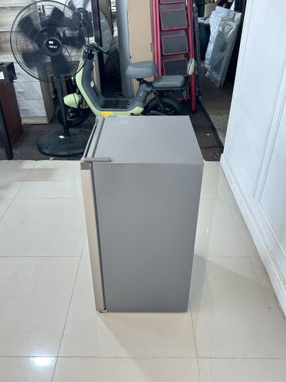 ตู้เย็นมินิบาร์ 1 ประตู แบรนด์ ELECTROLUX รุ่น EUM0930AD-TH ขนาดความจุ 3.3 คิว