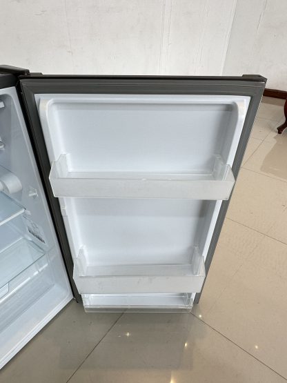 ตู้เย็นมินิบาร์ 1 ประตู แบรนด์ ELECTROLUX รุ่น EUM0930AD-TH ขนาดความจุ 3.3 คิว