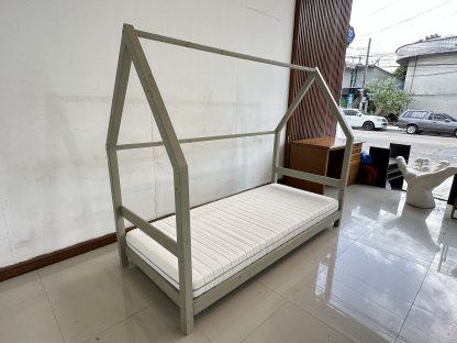 เตียงเด็ก ขนาด 3 ฟุต ทรงบ้าน พร้อมฟูกโฟม แบรนด์ IKEA รุ่น MALFORS