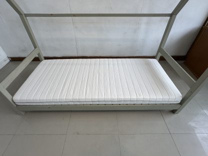 เตียงเด็ก ขนาด 3 ฟุต ทรงบ้าน พร้อมฟูกโฟม แบรนด์ IKEA รุ่น MALFORS