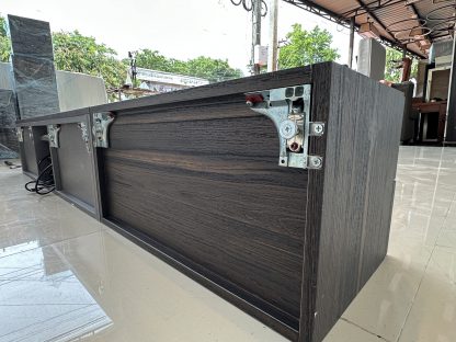 ตู้วางทีวีติดผนัง 3 ลิ้นชัก โครงไม้ MDF สีน้ำตาลลายไม้