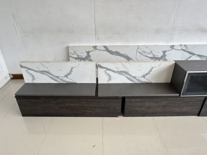 ชุดตู้วางทีวีติดผนัง พร้อมชั้นโชว์ แบรนด์ SB FURNITURE