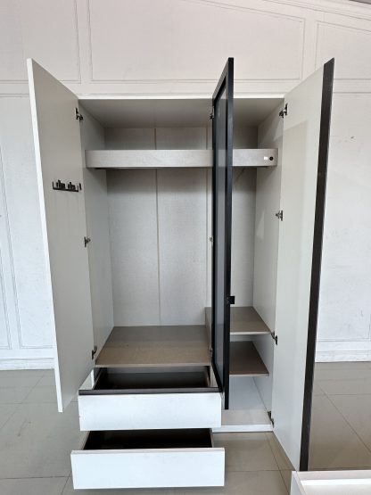 ตู้เสื้อผ้า แบรนด์ SB FURNITURE 3 บานเปิด 2 ลิ้นชัก