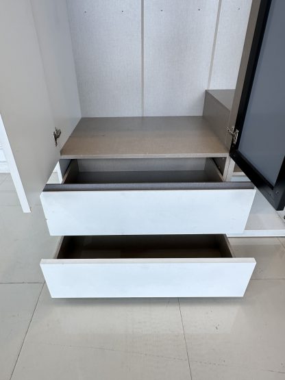 ตู้เสื้อผ้า แบรนด์ SB FURNITURE 3 บานเปิด 2 ลิ้นชัก