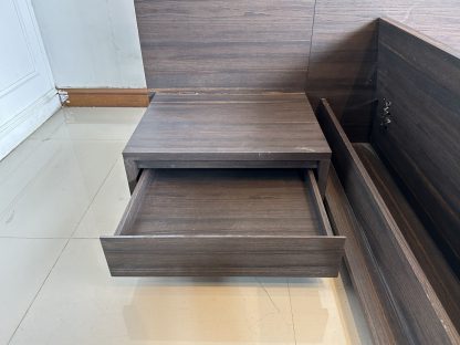เตียง ขนาด 6 ฟุต แบรนด์ SB FURNITURE พร้อมตู้ข้างเตียง 1 ลิ้นชัก ซ้ายและขวา
