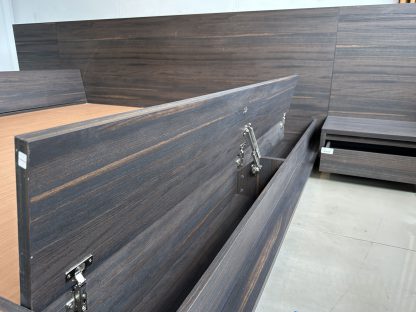 เตียง ขนาด 6 ฟุต แบรนด์ SB FURNITURE พร้อมตู้ข้างเตียง 1 ลิ้นชัก ซ้ายและขวา