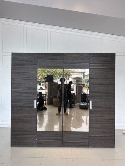 ตู้เสื้อผ้า 2 บานพับกระจกเงาสีชา แบรนด์ SB FURNITURE