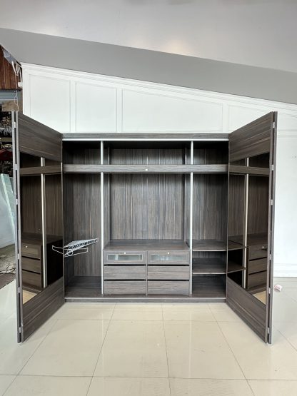 ตู้เสื้อผ้า 2 บานพับกระจกเงาสีชา แบรนด์ SB FURNITURE