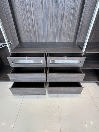 ตู้เสื้อผ้า 2 บานพับกระจกเงาสีชา แบรนด์ SB FURNITURE