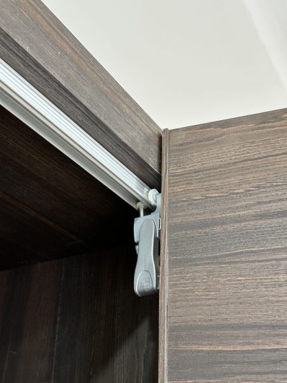 ตู้เสื้อผ้า 2 บานพับกระจกเงาสีชา แบรนด์ SB FURNITURE