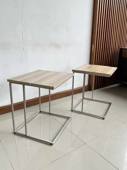 โต๊ะข้าง ท็อปไม้ MDF สีบีชลายไม้ โครงขาสแตนเลส