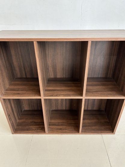 ตู้โชว์ 6 ช่องวางของ โครงไม้ MDF สีน้ำตาลลายไม้