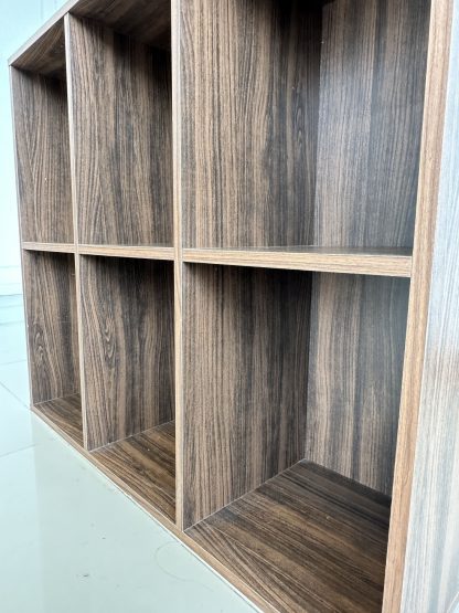 ตู้โชว์ 6 ช่องวางของ โครงไม้ MDF สีน้ำตาลลายไม้