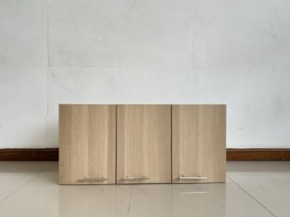 ตู้แขวนติดผนัง 3 บานเปิด มือจับพลาสติก โครงไม้ MDF สีบีช