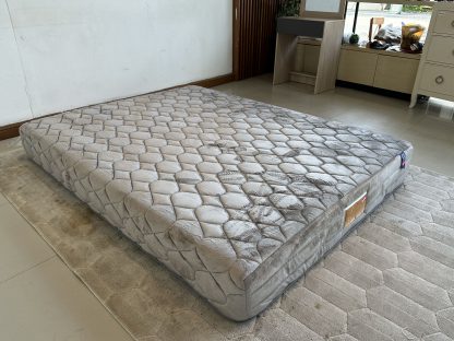 ที่นอนโฟมผสมยางพารา ขนาด 5 ฟุต หุ้มผ้าขนมิ้งสีเทา แบรนด์ SLUMBERLAND รุ่น ELEGANCE