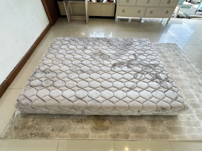 ที่นอนโฟมผสมยางพารา ขนาด 5 ฟุต หุ้มผ้าขนมิ้งสีเทา แบรนด์ SLUMBERLAND รุ่น ELEGANCE