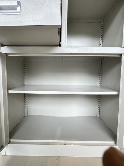 ตู้เหล็ก 2 บานเปิดกระจก 3 ลิ้นชัก 3 บานเปิด