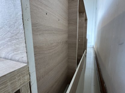 เตียง ขนาด 5 ฟุต โครงไม้ MDF สีบีชลายไม้ พร้อมตู้ข้างเตียง 2 ใบ