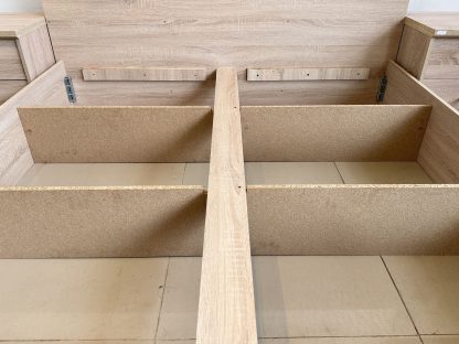 เตียง ขนาด 5 ฟุต โครงไม้ MDF สีบีชลายไม้ พร้อมตู้ข้างเตียง 2 ใบ