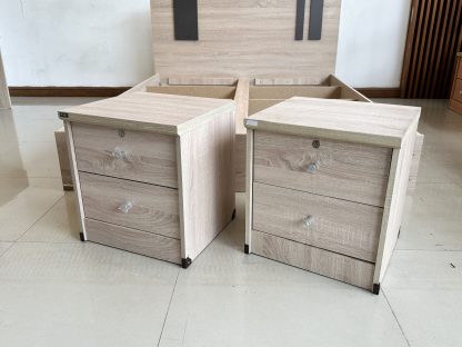 เตียง ขนาด 5 ฟุต โครงไม้ MDF สีบีชลายไม้ พร้อมตู้ข้างเตียง 2 ใบ