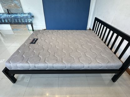 ที่นอนฟองน้ำ ขนาด 5 ฟุต แบรนด์ LUCKY MATTRESS