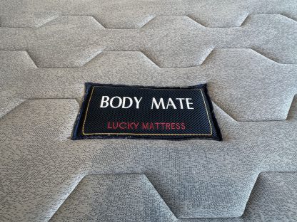 ที่นอนฟองน้ำ ขนาด 5 ฟุต แบรนด์ LUCKY MATTRESS