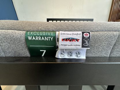 ที่นอนฟองน้ำ ขนาด 5 ฟุต แบรนด์ LUCKY MATTRESS