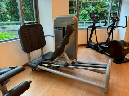 17 เครื่องออกกำลังกาย แบรนด์ Technogym Element (Leg Press)