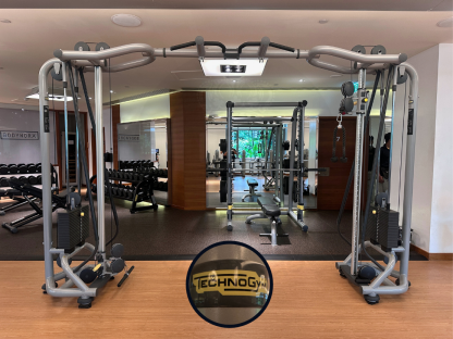 19 เครื่องฝึกดึงหลังบน แบรนด์ Technogym (Cable Crossover 2 Station)