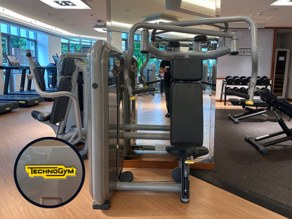 1 เครื่องฝึกแผ่นอก แบรนด์ Technogym Chest Press