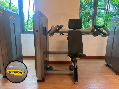 9 เครื่องฝึกเบนช์กดไหล่แบบนั่ง แบรนด์ Technogym (Shoulder Press)