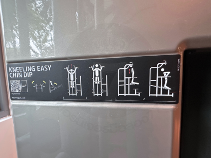 10 สเตชั่นฝึกดึงข้อและจุ่มตัว แบรนด์ Technogym (Element Assis Chin/Dip)