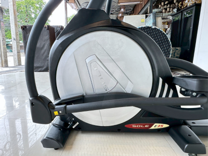 14 เครื่องเดินวงรี แบรนด์ SOLE Elliptical รุ่น E35