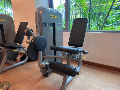 6 เครื่องกดขา แบรนด์ Technogym Element Leg Extention