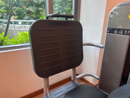 17 เครื่องออกกำลังกาย แบรนด์ Technogym Element (Leg Press)