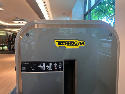 8 เครื่องบริหารขา แบรนด์ Technogym (Element Leg Curl)
