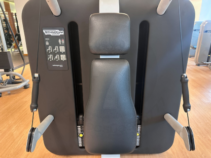 16 เครื่องฝึกกล้ามเนื้อส่วนบน แบรนด์ Technogym (Kinesis Press)