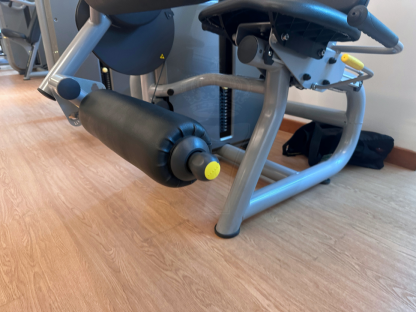 8 เครื่องบริหารขา แบรนด์ Technogym (Element Leg Curl)