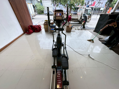 14 เครื่องเดินวงรี แบรนด์ SOLE Elliptical รุ่น E35