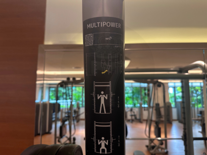 7 เครื่องฝึกสควอทและเบนช์เพรสบรนด์ Technogym