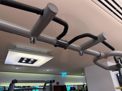 19 เครื่องฝึกดึงหลังบน แบรนด์ Technogym (Cable Crossover 2 Station)